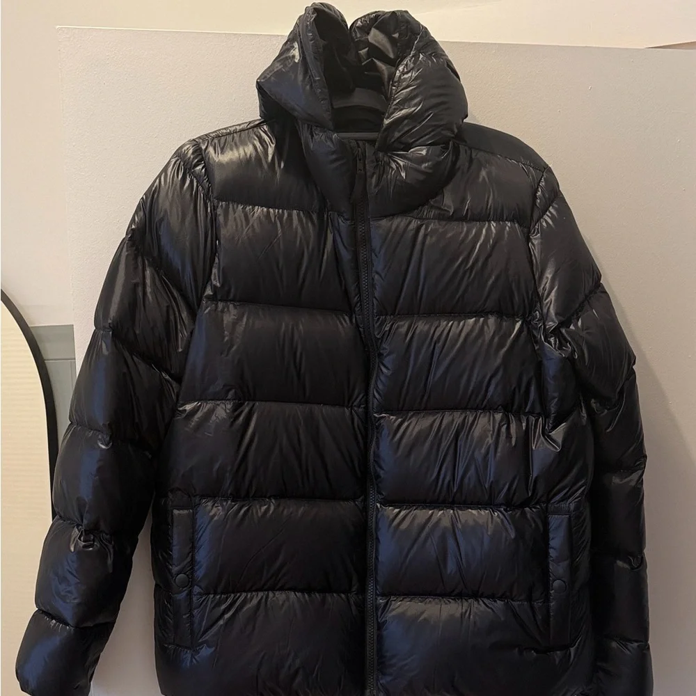 Patagonia Women's Black Puffer Jacket - Picture 5 of 5